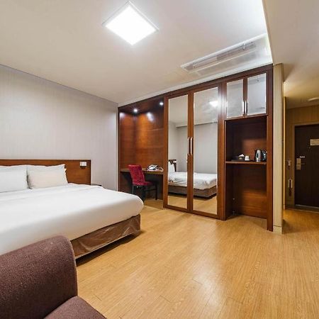 Korea Tourist Hotel Suwon Bagian luar foto