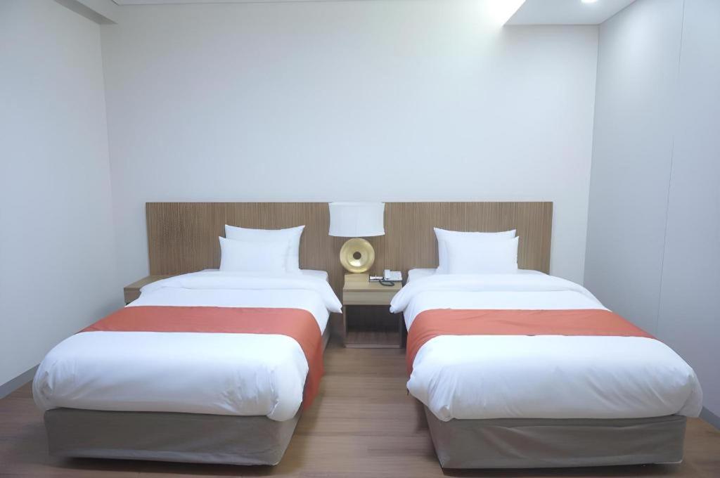 Korea Tourist Hotel Suwon Bagian luar foto